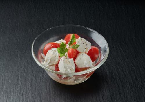 Crunchy seaweed and radish salad/cherry tomatoes and cream cheese caprese style