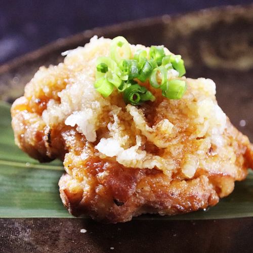 Large fried chicken (1 piece) with grated daikon radish and ponzu sauce