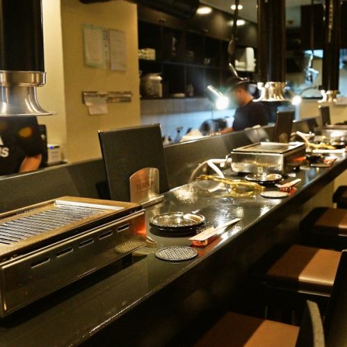 Even if you are dining alone, you can enjoy your meal without worrying about the surroundings because the counter seats are spacious and the table can be used comfortably.Please feel free to drop by by yourself.