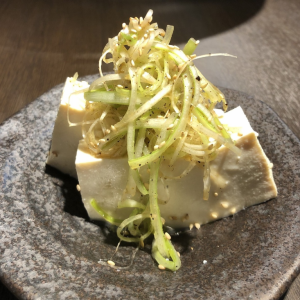 Cold tofu (green onion)