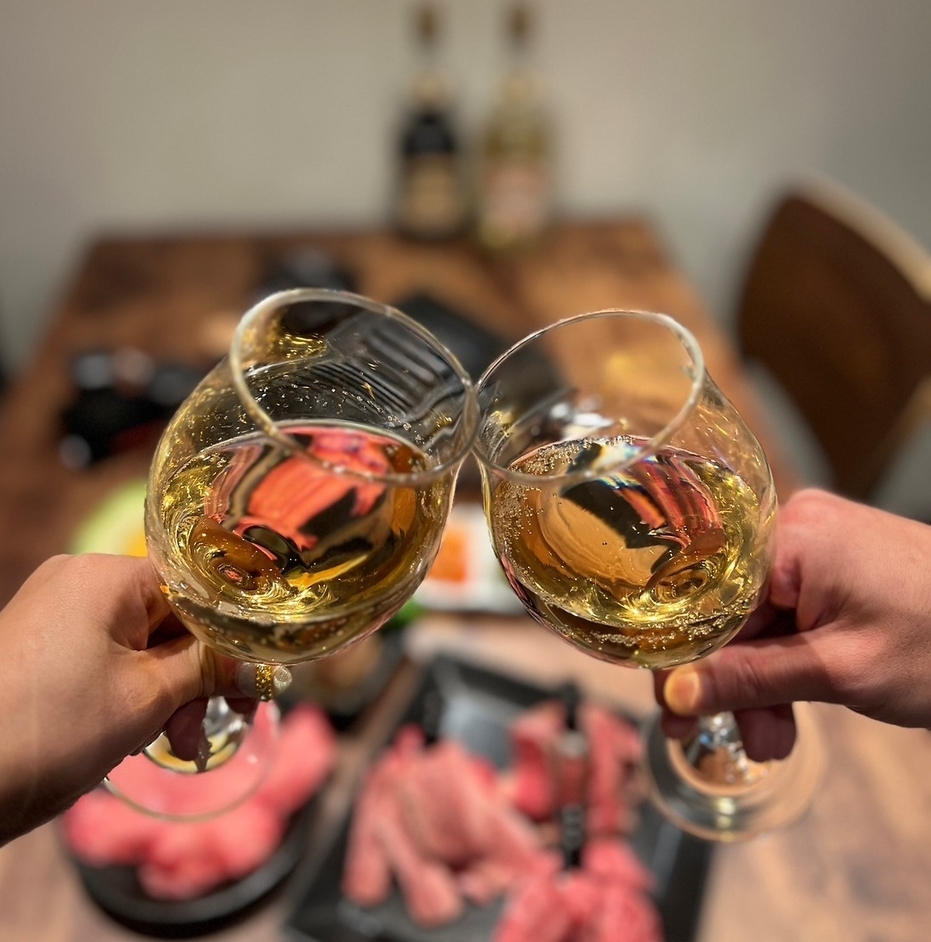 個室完備。和牛堪能【120分飲放付】!贅沢コース7700円～11000円