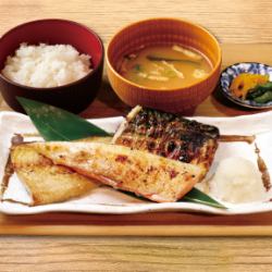 ひもの三種盛り定食