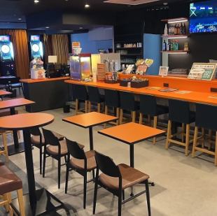 カウンター席有！大型モニターでスポーツ観戦も可能！もちろん飲食のみのお客様も大歓迎♪