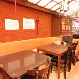 我們將準備一個寬敞的桌椅，讓您可以在商店放鬆和放鬆，並從一個人度過一個輕鬆的時間☆☆[Linshicho / Koiwa / Koiwa Station / Shin Koiwa / Ryogoku / Kinshicho獨立房間/ Kinshicho Tavern / Koiwa Tavern / Koiwa午餐/小酒館/午餐/私人房間/全友暢飲/女士協會/生日/火鍋/中餐/單人/完整私人房間/]