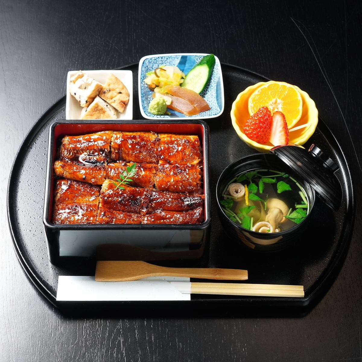 うなぎ専門店の特選鰻と地酒を楽しめます♪ランチにおすすめ◎