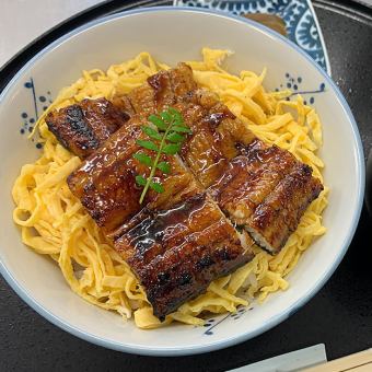 【女性人気No.2】錦糸卵と鰻の旨味を堪能。うな丼3000円(税込)