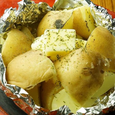 Uses Hokkaido's "Kitaakari"! Adult Potato Butter ~Anchovy Topping~