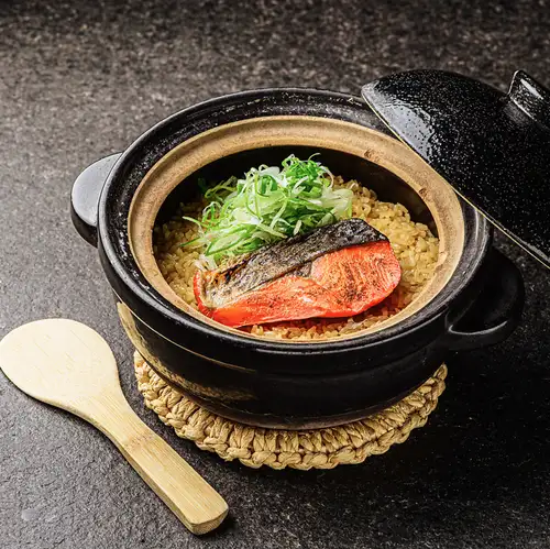 秋鮭と九条ネギの土鍋ご飯