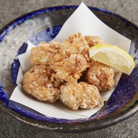 Deep fried chicken served with soba sauce