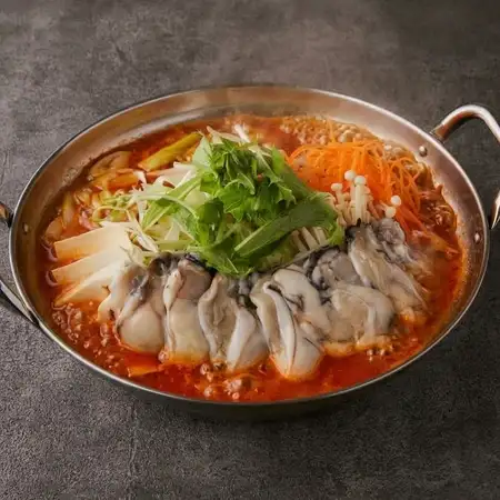 Spicy and delicious oyster stew