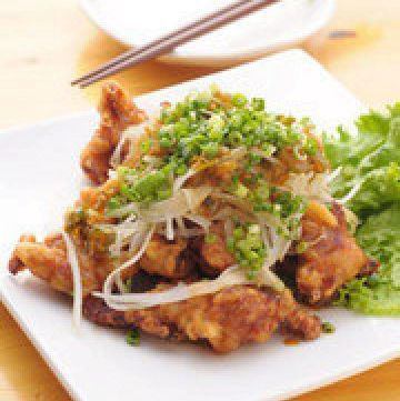 Fried chicken with green onion sauce