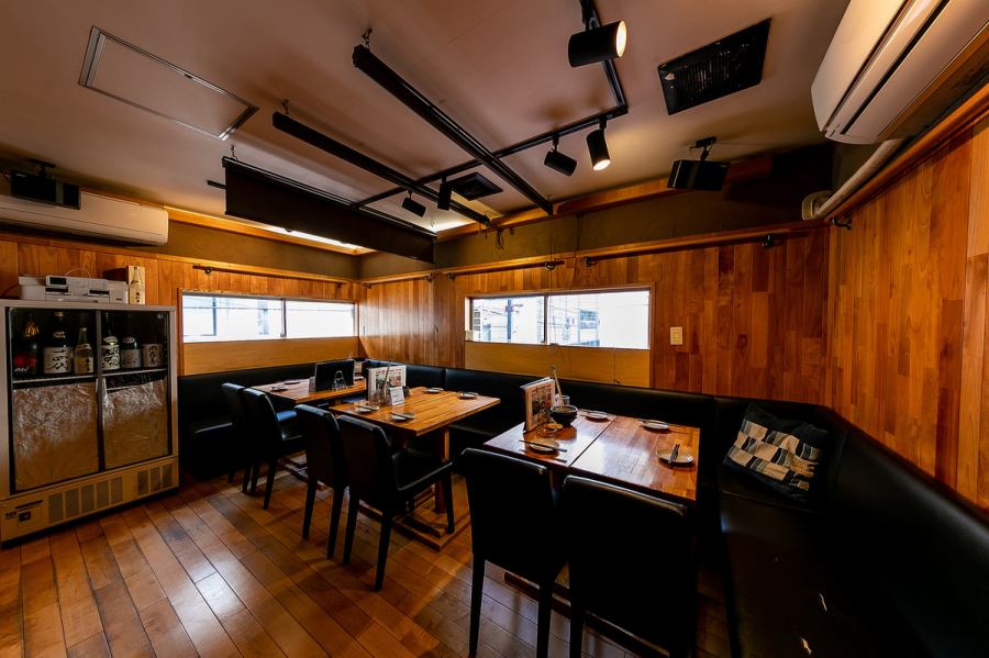Comfortable sofa seats are also available.Even women can enjoy a leisurely meal♪ There are partitions between the tables, so you can relax without worrying about sitting next to you.
