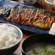 茨城城田商店的無添加劑乾魚：美味的炭烤鯖魚套餐