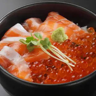 鮭といくらの石狩親子小丼