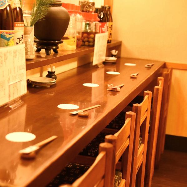 Counter seats that give a relief relieved are popular with regulars ♪ One person can feel free.Since we are keeping a calm customer service at home, please be relieved even if you are unfamiliar with drinking alone ♪ Also, if you are drinking at the counter, you may be able to hear a special stock of alcohol in the menu secretly ...?