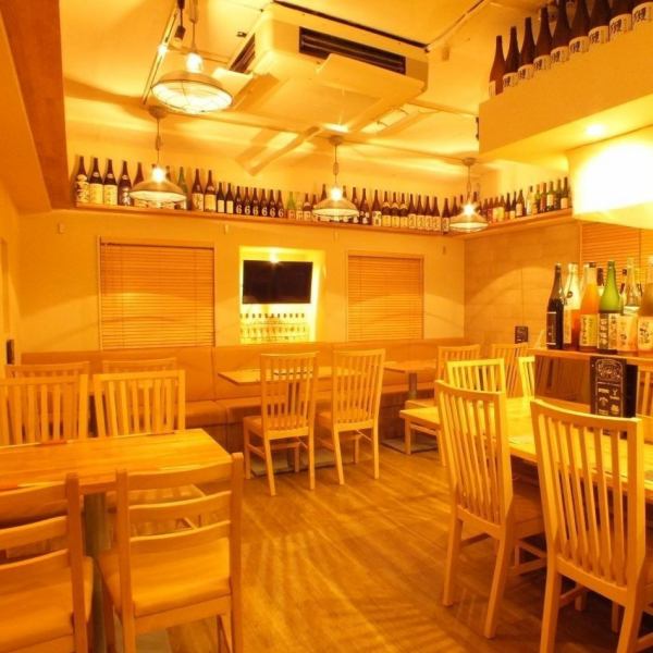 自慢のA4～A5ランク黒毛和牛や新鮮なお刺身など、豪華食材をふんだんに使用したコースを多数ご用意しております。飲み放題はプレモルやハイボールを含む約50種類と充実のラインナップ。ディナータイムは20～30名様での店舗貸切も承っておりますので、周りを気にせずプライベートなご宴会をお楽しみください。