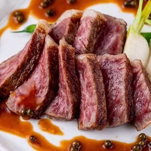 黒毛和牛赤身肉のステーキ