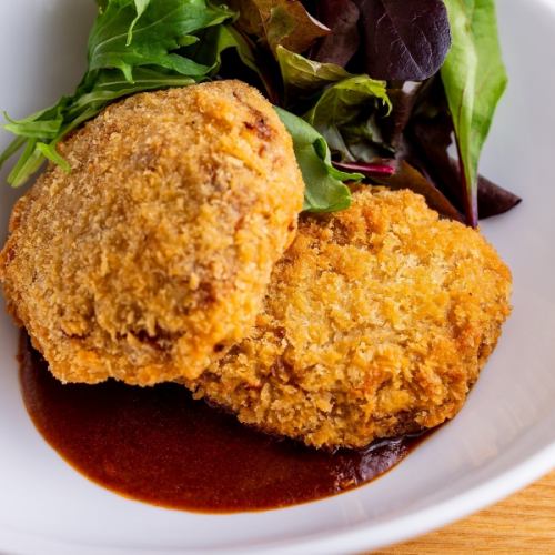 黒毛和牛スジ肉のクリームコロッケ デミグラスソース