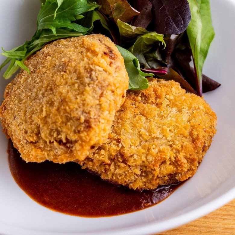 黒毛和牛スジ肉のクリームコロッケ デミグラスソース