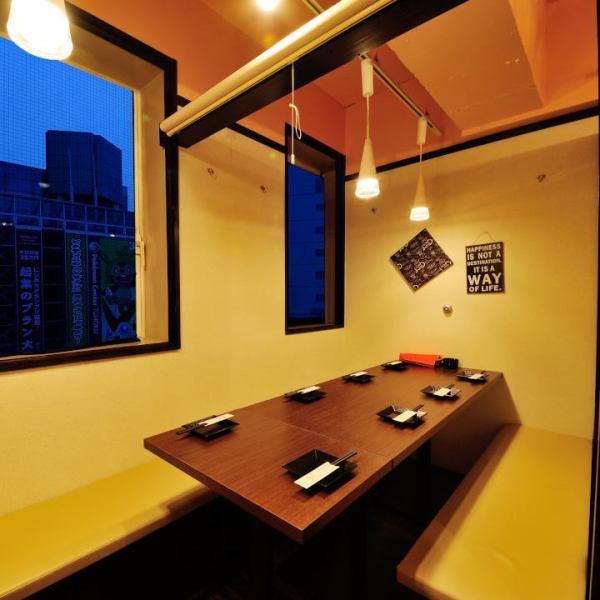 [We recommend our private window rooms for 5-8 people] We also have private rooms available for 2-28 people. ☆ [UFO Choa Chicken] [Cheese Dakgalbi] [Samgyeopsal] We are open from 11:30 on weekends and holidays, and offer [lunch] and [daytime drinks]! Our popular all-you-can-eat menus are available [30 types for 2,300 yen], [80 types for 2,700 yen], and [100 types for 3,200 yen], and are also available during lunch hours.