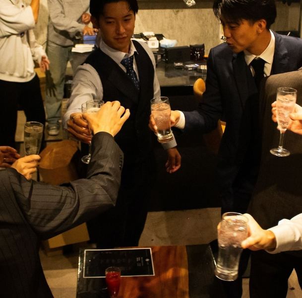 【最大40名◎貸切歓迎】広々とした上質な空間は20名様から貸切可能です。結婚式や宴会の二次会。お誕生日パーティー、少人数の貸切にも対応♪パーティーや懇親会にご利用いただいております。マイク・モニター・揃っているので幹事様は安心して宴会を執り行うことができます♪二次会、三次会のご予約承り中♪