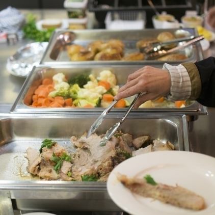 A modern and stylish bar has opened! Sofa seating is the main feature. *Smoking is permitted.