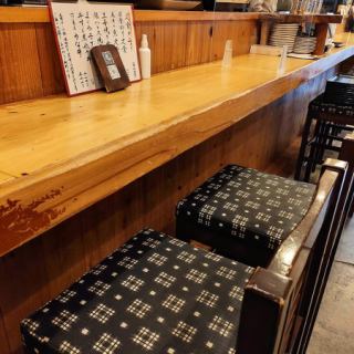 The counter seats are perfect for dates and quick drinks.