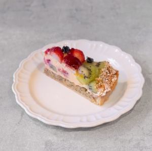 国産キウイとミックスベリーのタルト