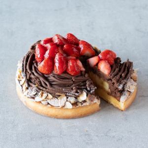 イチゴとバナナの生チョコタルト