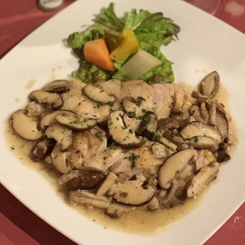 鶏もも肉のソテー　きのこソース