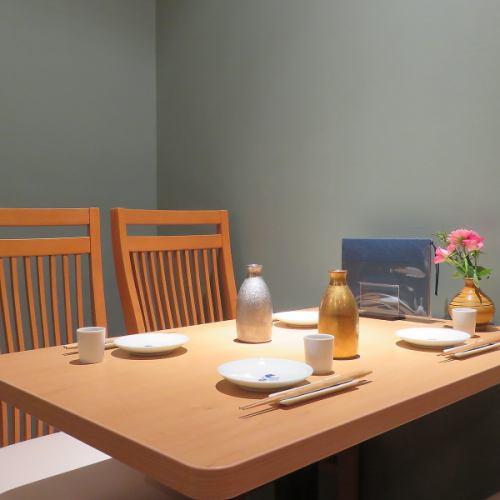 <p>We have two table seats for 4 people to relax and relax.Please feel free to contact us regarding budgets and requests for family meals, entertainment, drinking parties with colleagues, etc.</p>