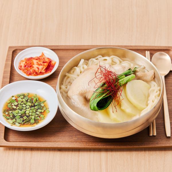 [Limited Quantity/Lunch Menu] Takanmari (half chicken) udon with plenty of collagen