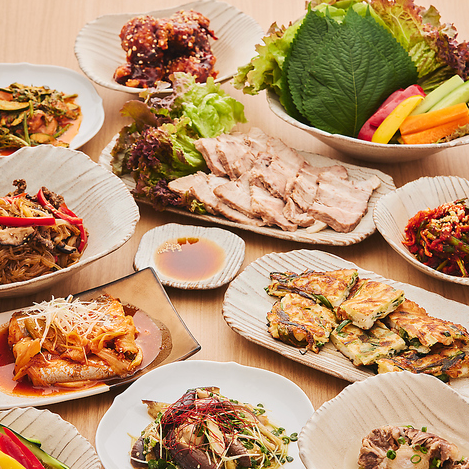 You can enjoy Korean home-cooked food at a reasonable price!