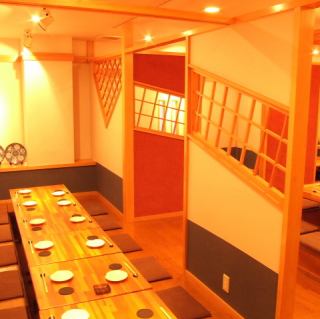 ＜20名様＞お祝い事などにもぴったり♪20名様までは横一列でご利用いただけます！広々とした空間でリラックスしながらお食事を楽しめます！※21名様以上の場合Ｌ字になりますが最大34名様までお座りいただけます。