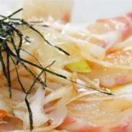 活〆真鯛のカルパッチョ　焼きネギ仕立て