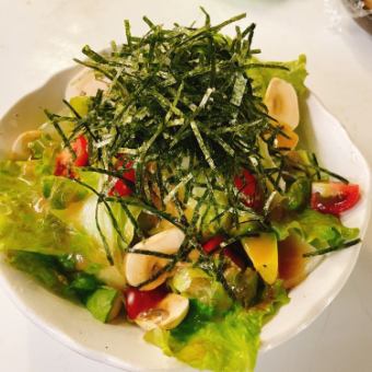 Japanese-style salad with plenty of lettuce and seaweed
