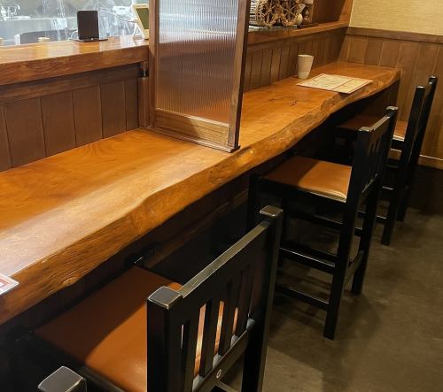 <p>Counter seats are set up as a countermeasure to prevent infection.We also have a partition, so you can use it with confidence.</p>