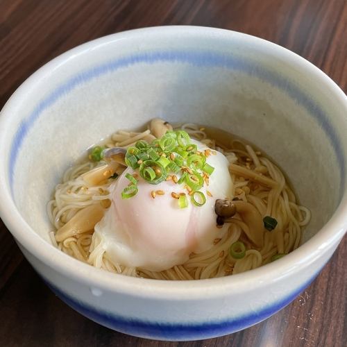 Somen noodles with a soft-boiled egg