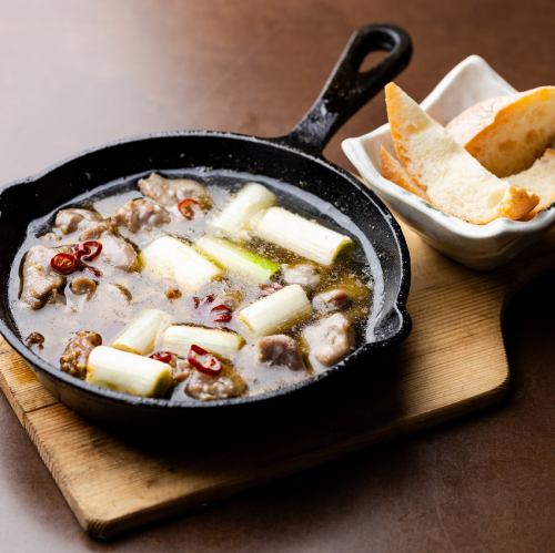 砂肝とねぎのアヒージョ