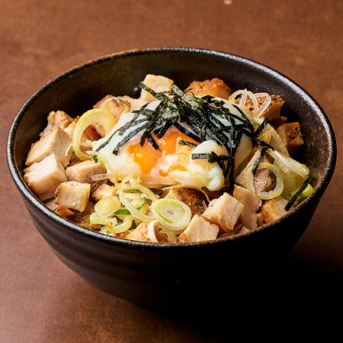 囲の焼き豚ご飯