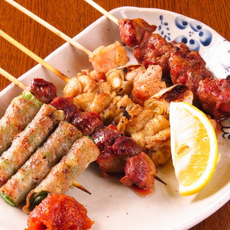Enjoy the charcoal-grilled chicken at the soba restaurant [Assorted yakitori]