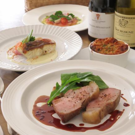 主菜是鹿儿岛名猪肉“天庆猪肉”的豪华烤肉★【特制套餐】5,500日元（含税）