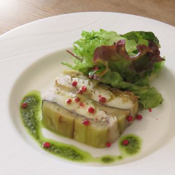 選べるメイン料理♪前菜・パスタ・デザート&ドリンク付き【ランチコースC】　3190円(税込)