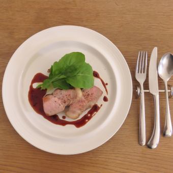 魚と肉のメイン2種を味わう♪前菜・デザート&ドリンク付き贅沢【ランチコースD】　3520円(税込)