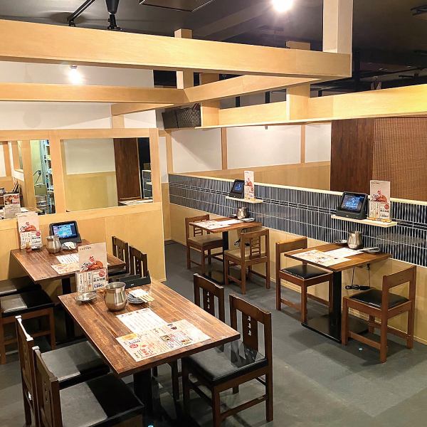 色々なタイプの席をご用意。様々なシチュエーションでご利用いただけます。おひとり様も大歓迎!!