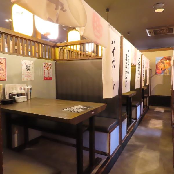 フロア貸切最大100名迄●昭和感溢れるノスタルジックな店内●昭和レトロな店内は、インテリアにもこだわっています。≪昔ながらの大衆居酒屋≫の雰囲気は、誰でも立ち寄りやすい居心地のいい空間です。