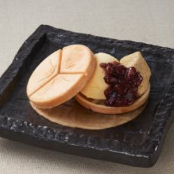わらび餅入りアイスもなか