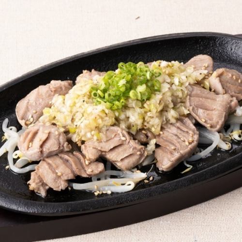豚タンねぎ塩鉄板焼