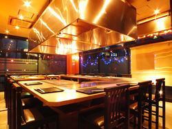 Authentic teppanyaki of hotel style baked in front of you!