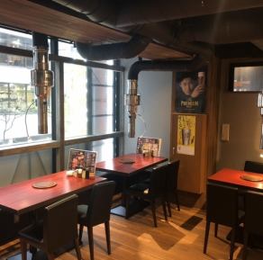 Enjoy an open, spacious window seat with all-you-can-eat yakiniku (grilled meats)♪